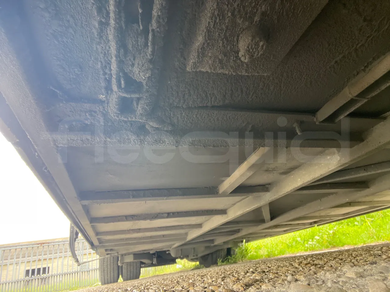 Scania 12B4X2 K340IB4X2 - Euro4 - 250kW - 12.200 mt - central undercarriage photo