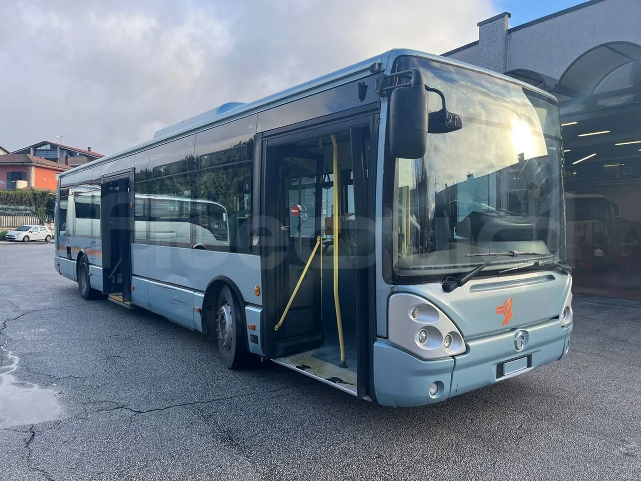 Irisbus Citelis PS09D1 PS09D1-98 - Euro5 - 213kW - 11.990mt - 3/4 right front doors open