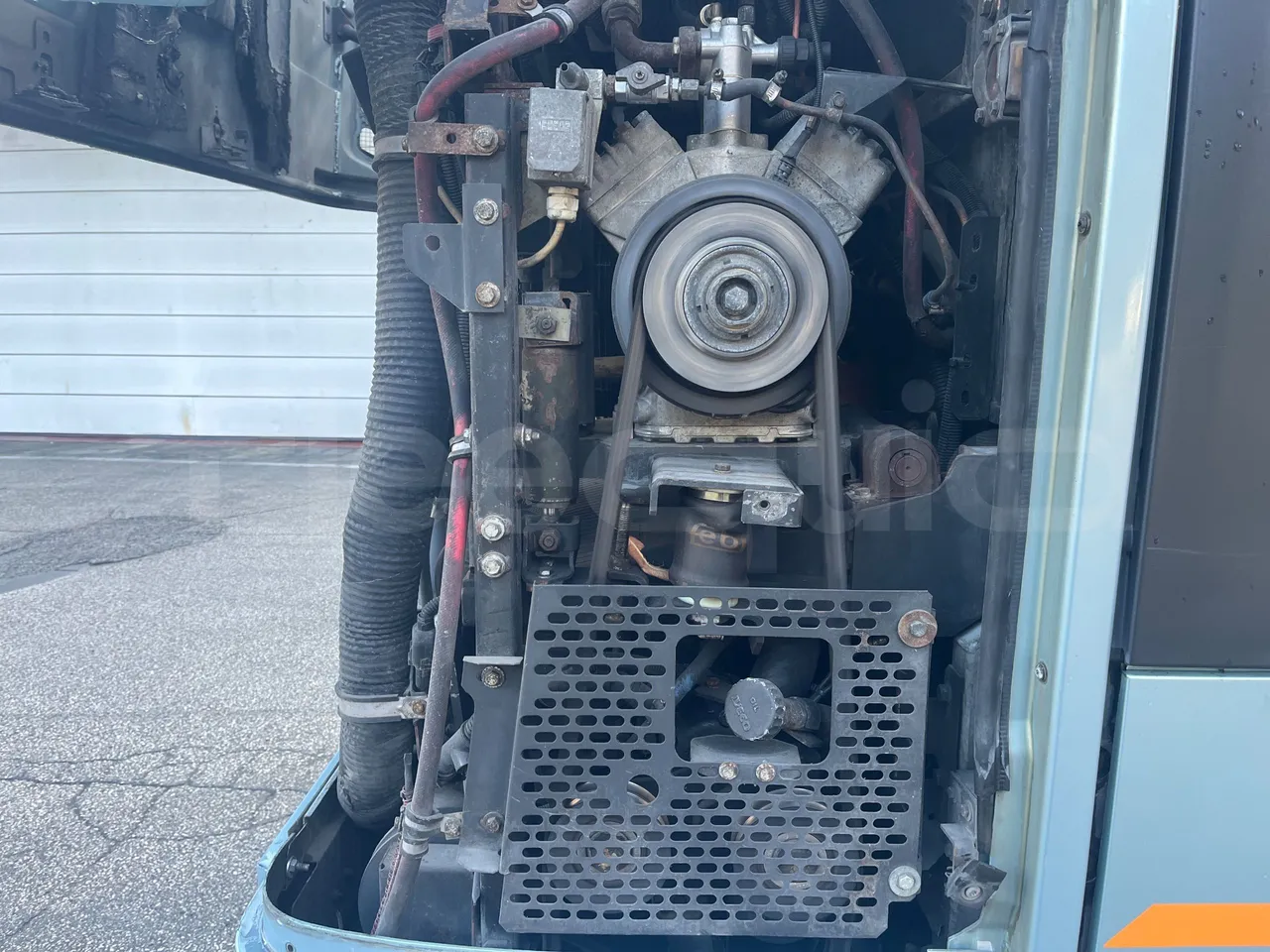 Irisbus Citelis PS09D1 PS09D1-98 - Euro5 - 213kW - 11.990mt - air conditioning compressor