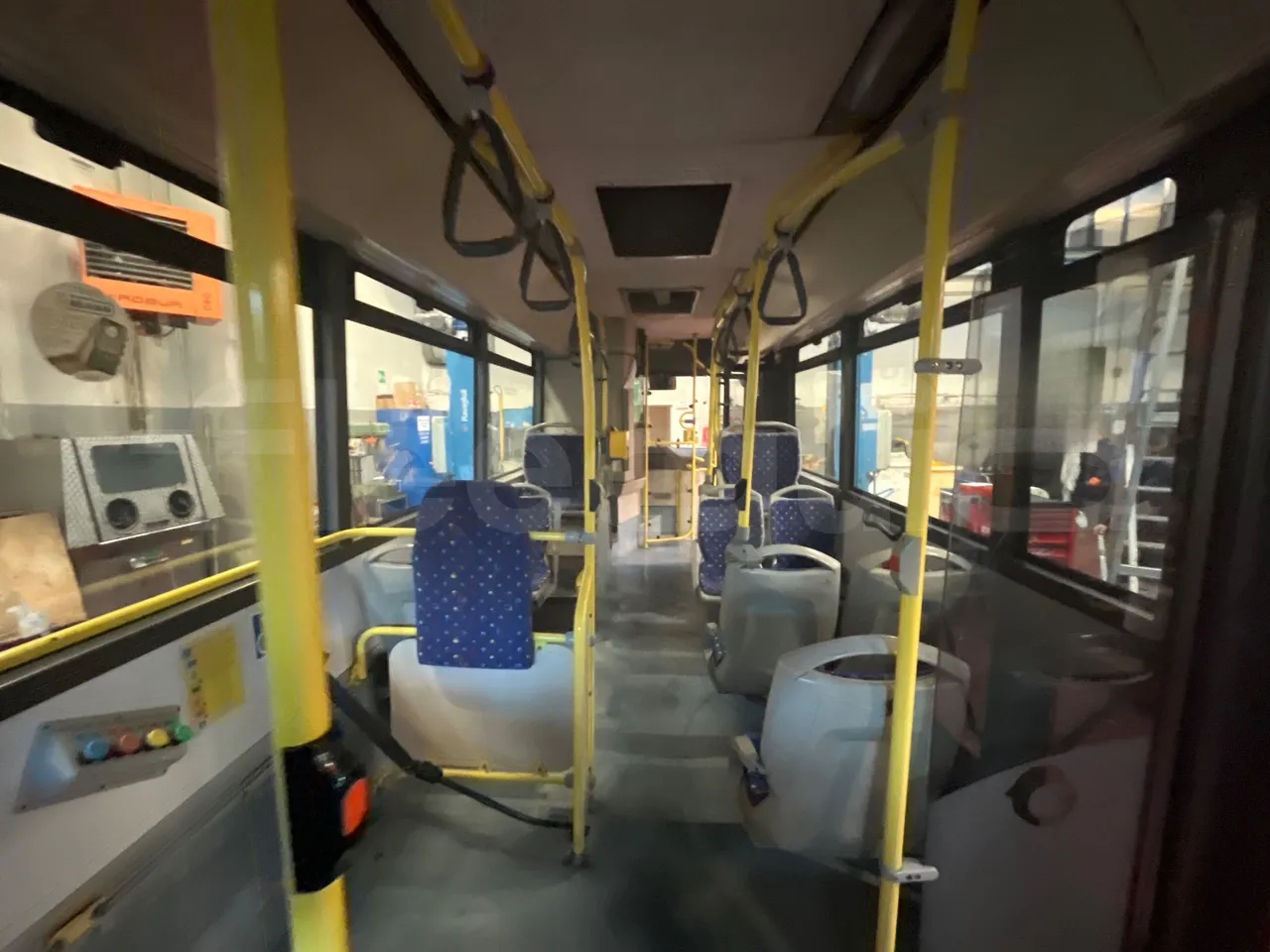 Irisbus Citelis PS09D1 PS09D1-98 - Euro5 - 213kW - 11.990mt - forward view middle aisle