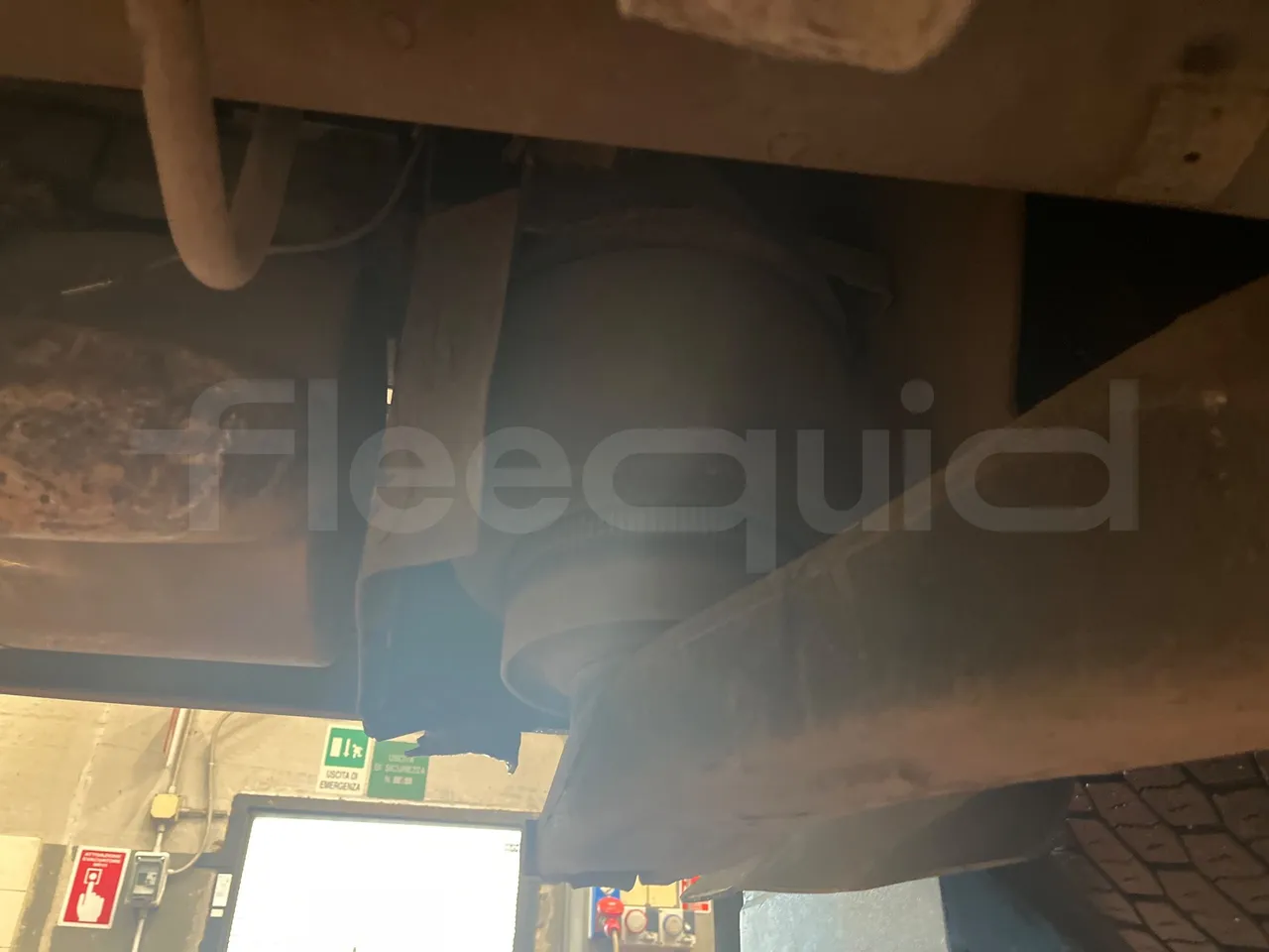 Irisbus Citelis PS09D1 PS09D1-98 - Euro5 - 213kW - 11.990mt - axle 2 shock absorbers 1 right