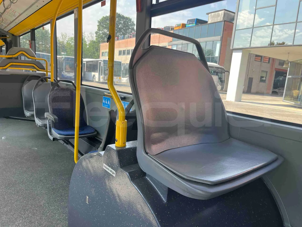 Mercedes-Benz Citaro G - hostes microphone accessories photo