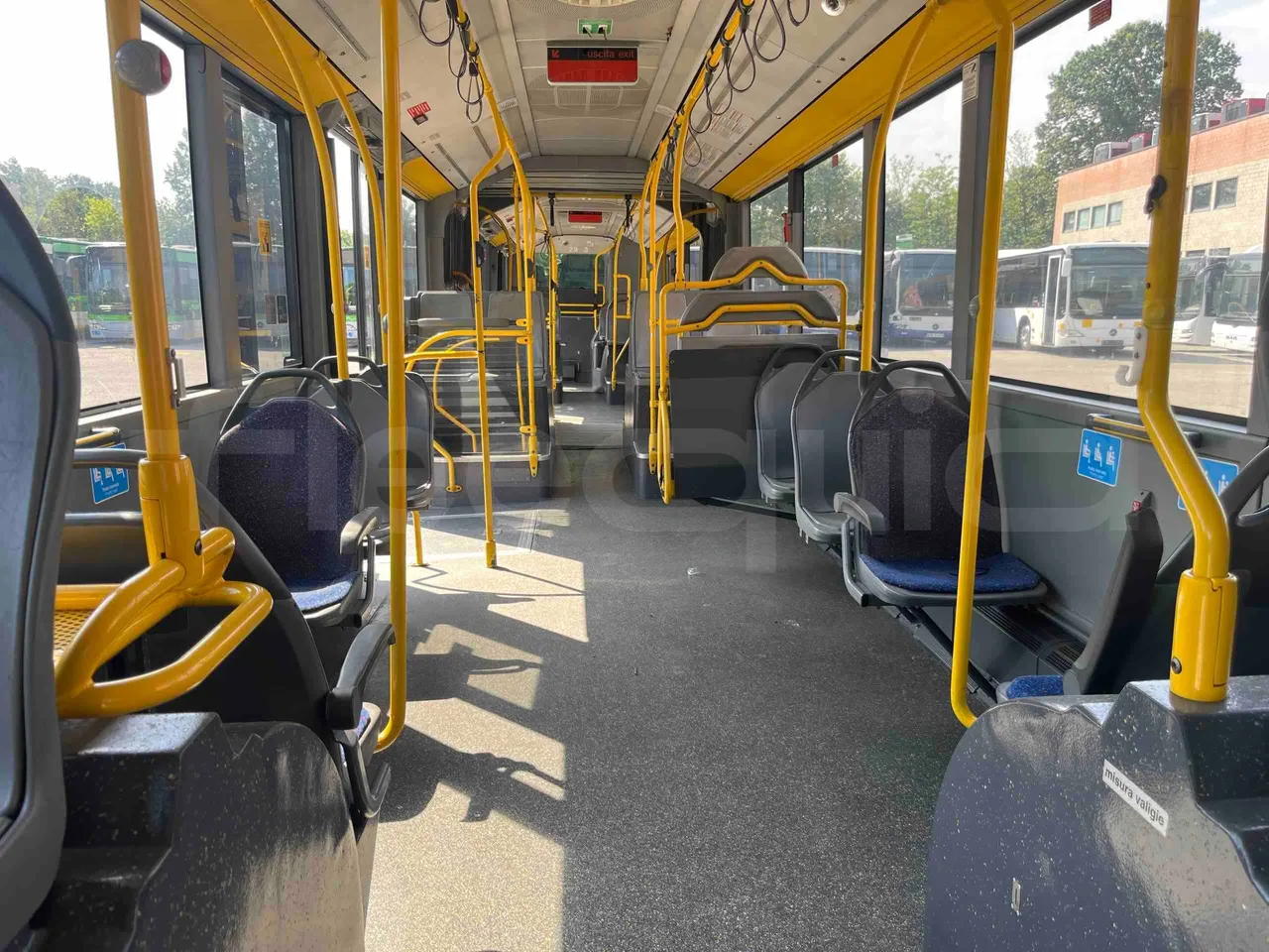 Mercedes-Benz Citaro G - handrails photo