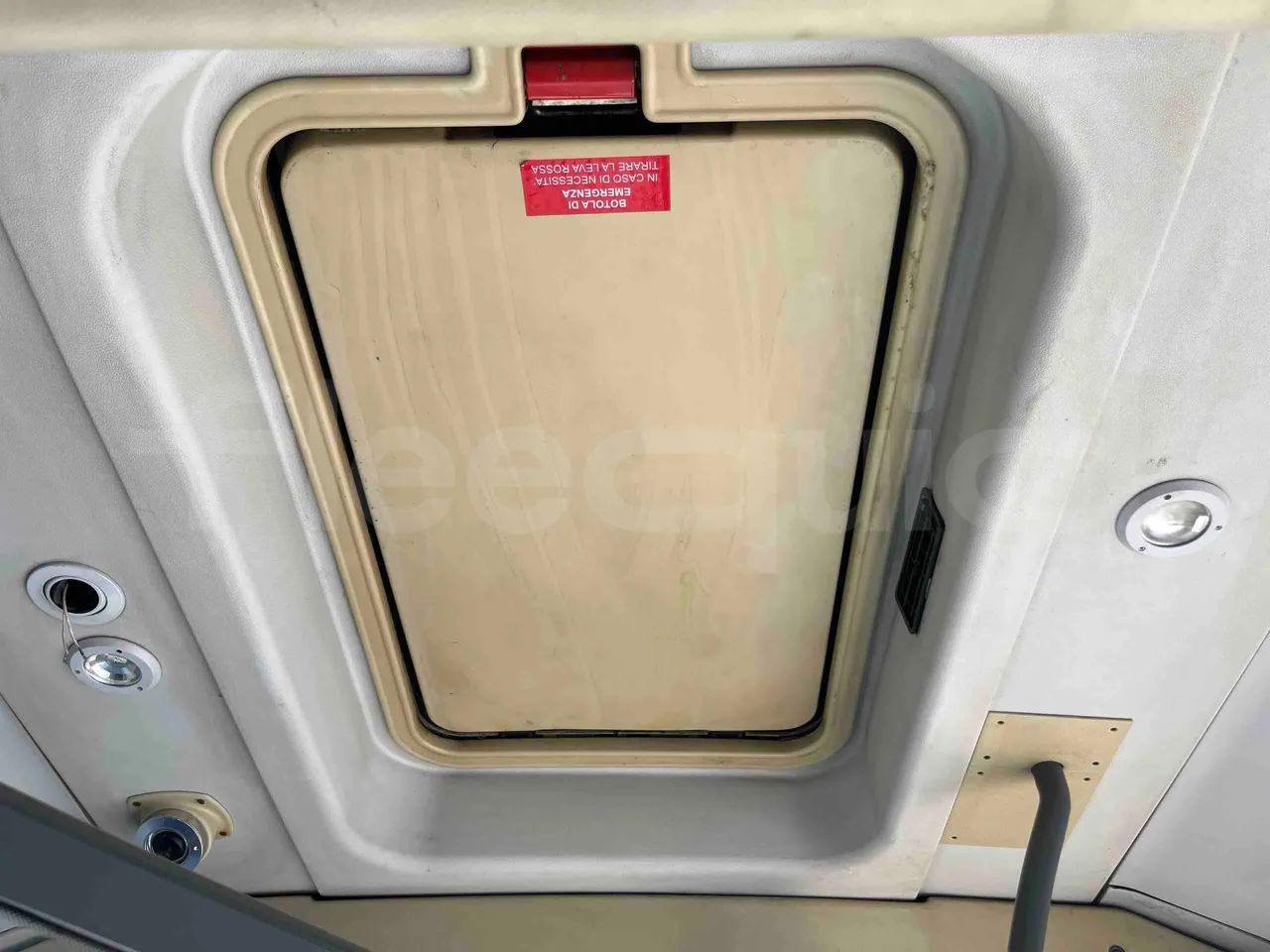 Mercedes-Benz Citaro G - roof hatch 3