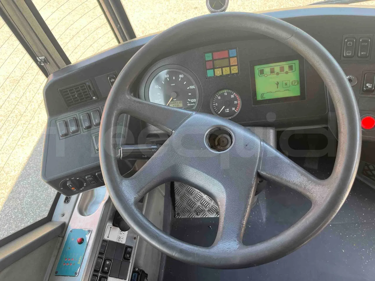Mercedes-Benz Citaro G - steering wheel photo