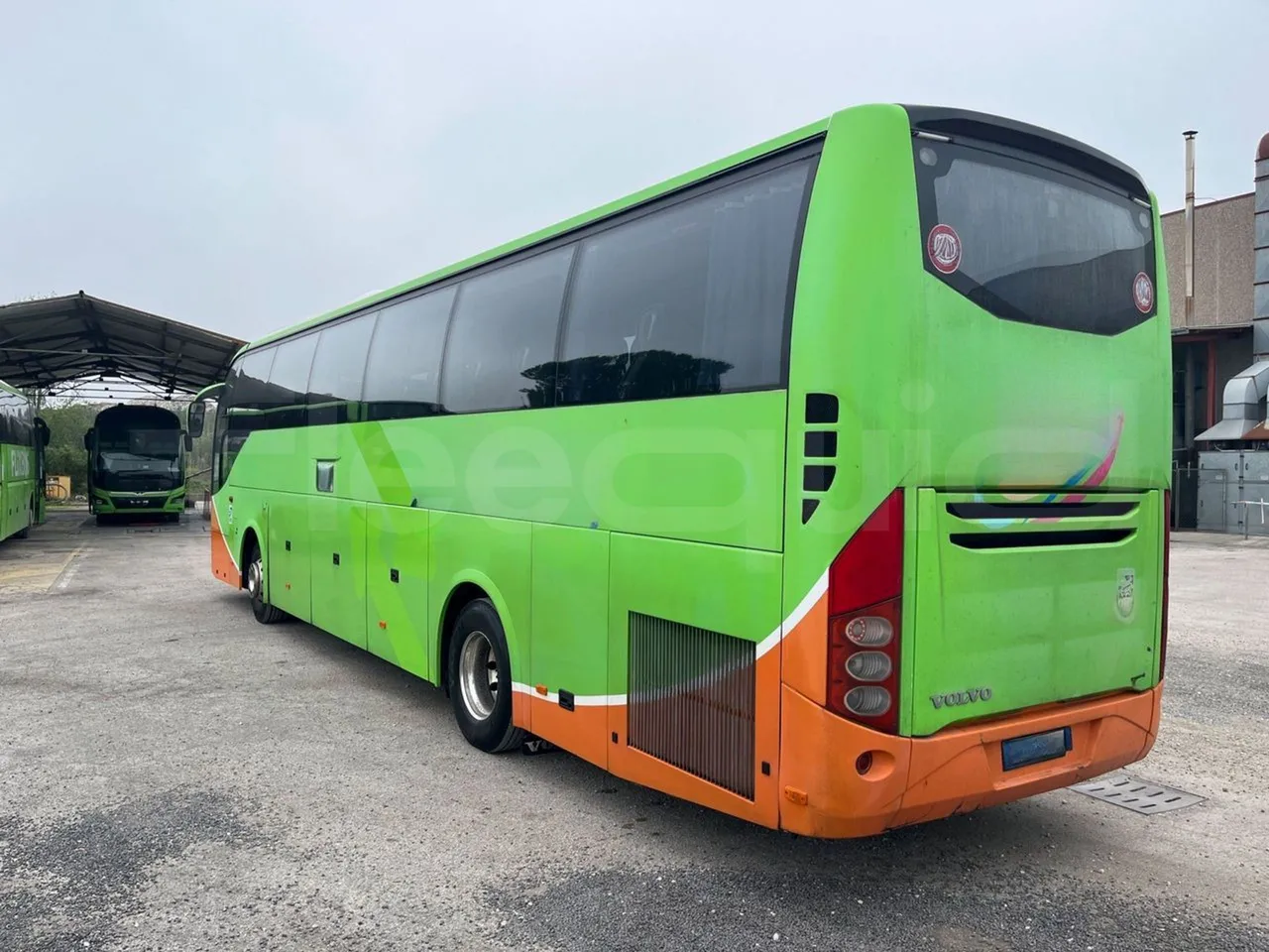 Volvo 9700 B4SC  - Euro6 - 323kW - 12.300mt - 3/4 left rear side