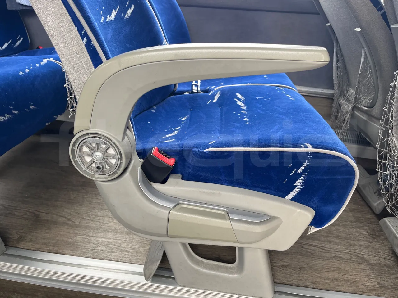 Volvo 9700 B4SC  - Euro6 - 323kW - 12.300mt - armrest detail photo