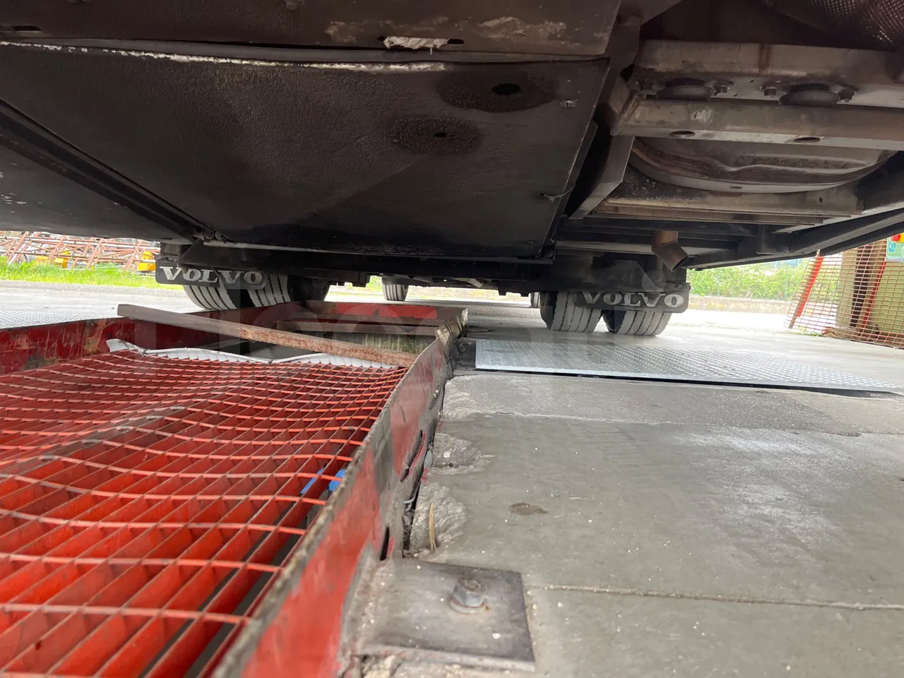 Volvo 9700 B4SC  - Euro6 - 323kW - 12.300mt - bellows turntable (18m)