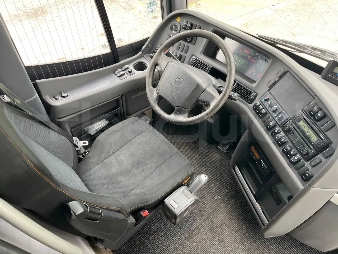 Volvo 9700 B4SC  - Euro6 - 323kW - 12.300mt - buttons panels on