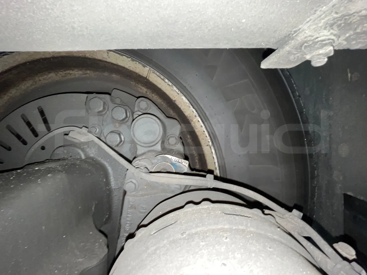 Volvo 9700 B4SC  - Euro6 - 323kW - 12.300mt - axle 2 caliper brakes right