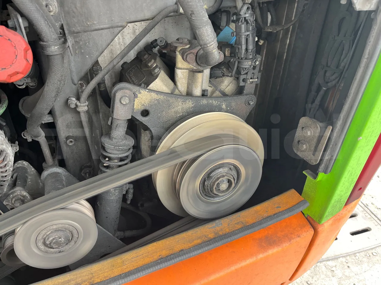 Volvo 9700 B4SC  - Euro6 - 323kW - 12.300mt - air conditioning compressor