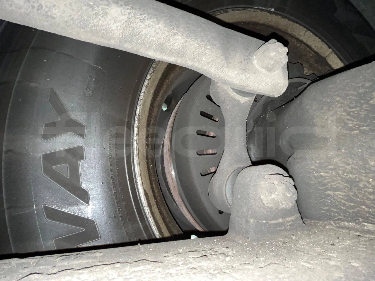 Volvo 9700 B4SC  - Euro6 - 323kW - 12.300mt - axle 2 discs right