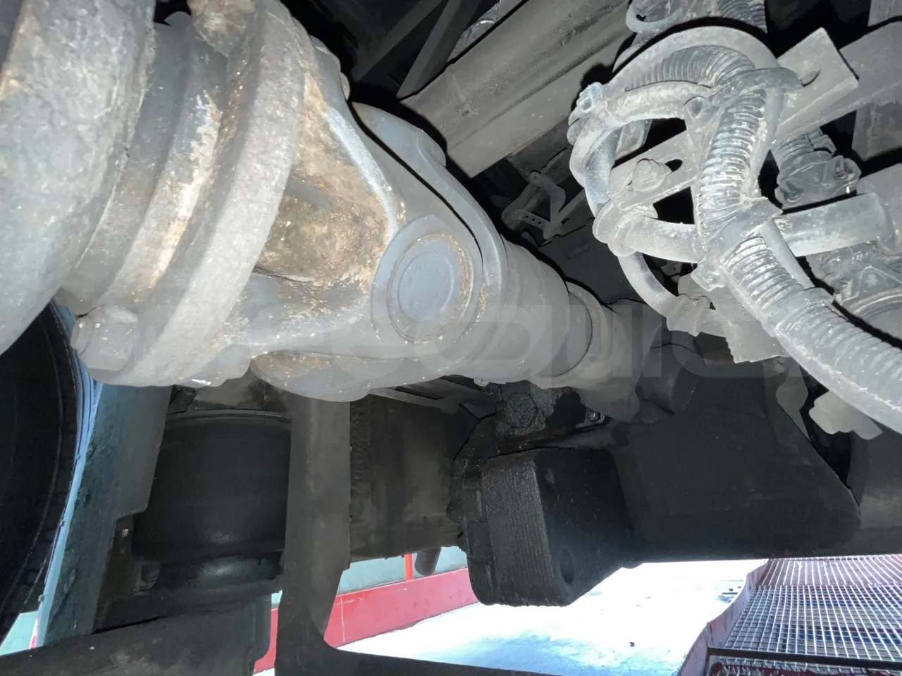 Volvo 9700 B4SC  - Euro6 - 323kW - 12.300mt - driveshaft photo