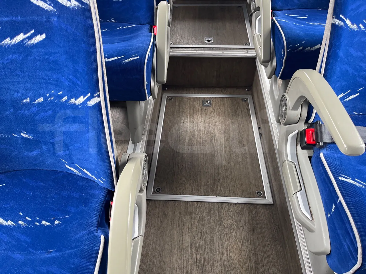 Volvo 9700 B4SC  - Euro6 - 323kW - 12.300mt - floor hatches photo