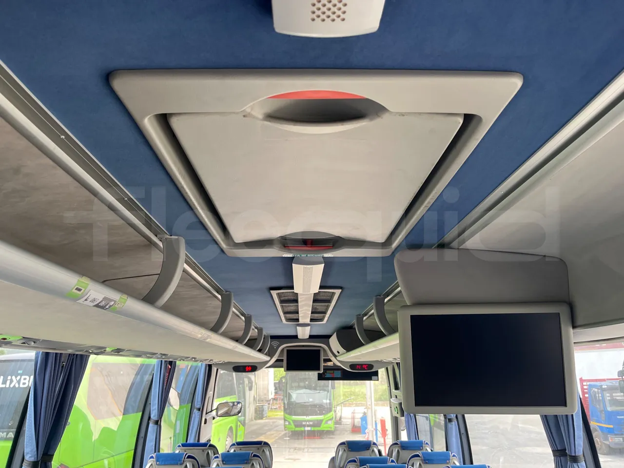 Volvo 9700 B4SC  - Euro6 - 323kW - 12.300mt - roof hatch 1