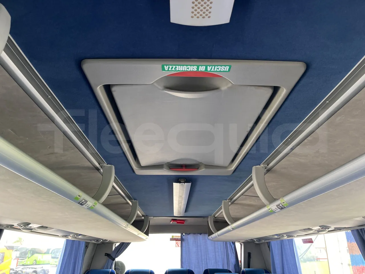 Volvo 9700 B4SC  - Euro6 - 323kW - 12.300mt - roof hatch 2