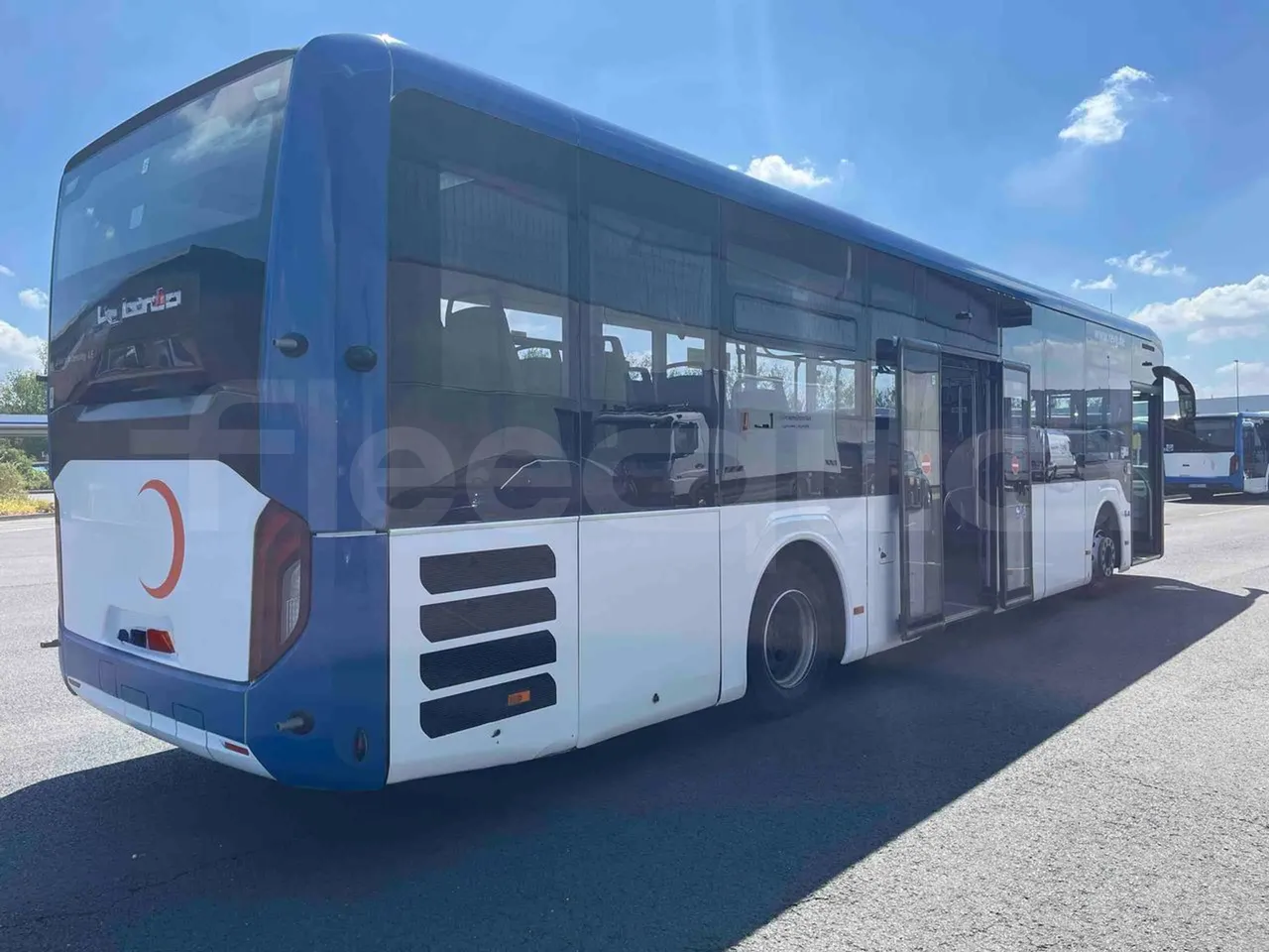 Man Lion's Intercity - 3/4 right rear doors open