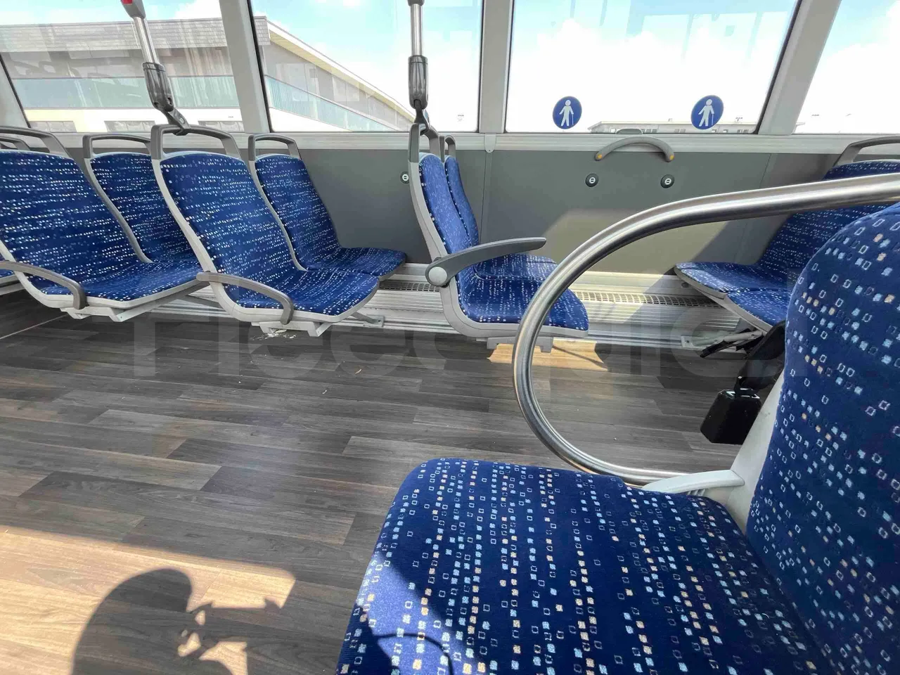 Man Lion's Intercity - armrest detail photo