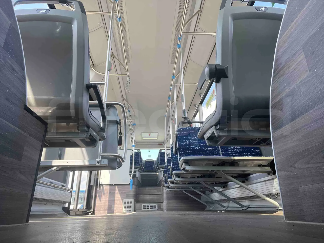 Man Lion's Intercity - seat brackets photo