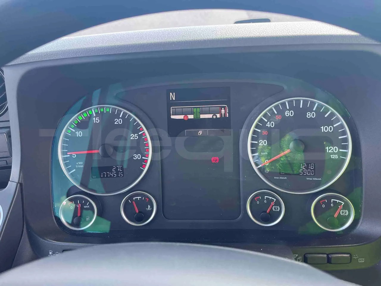 Man Lion's Intercity - dashboard lights on