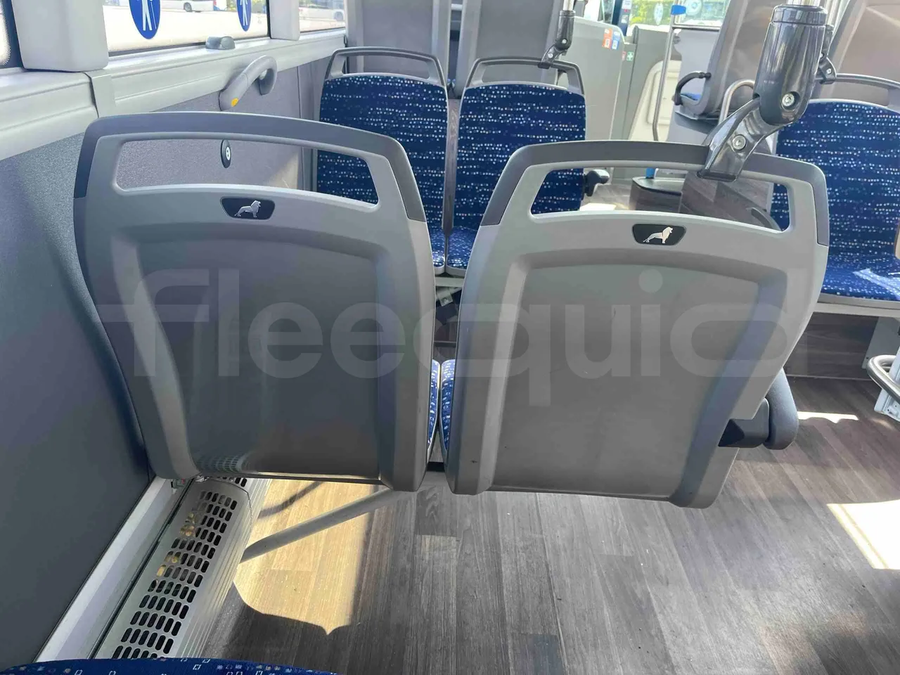 Man Lion's Intercity - mesh detail photo