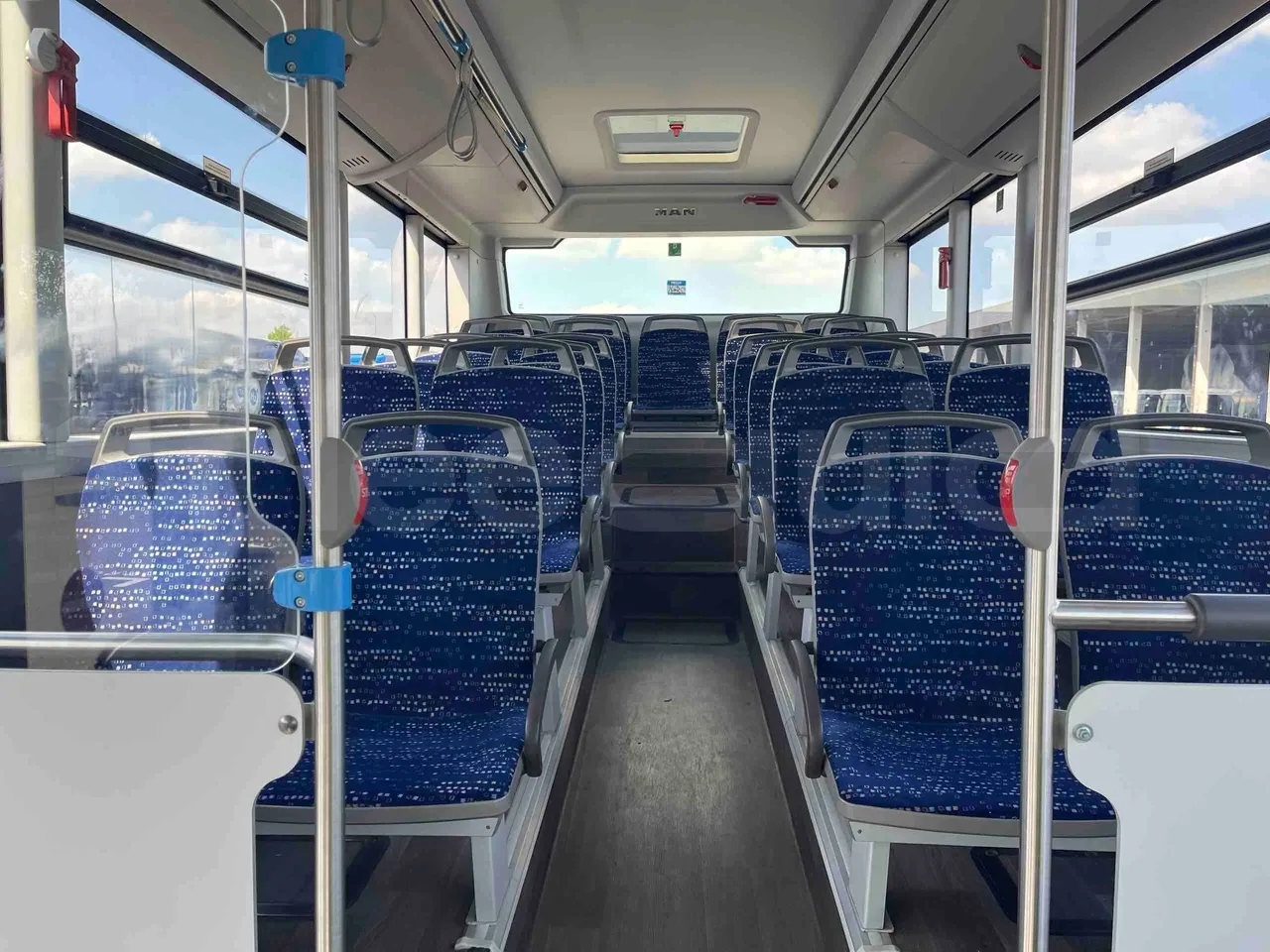 Man Lion's Intercity - reverse view middle aisle