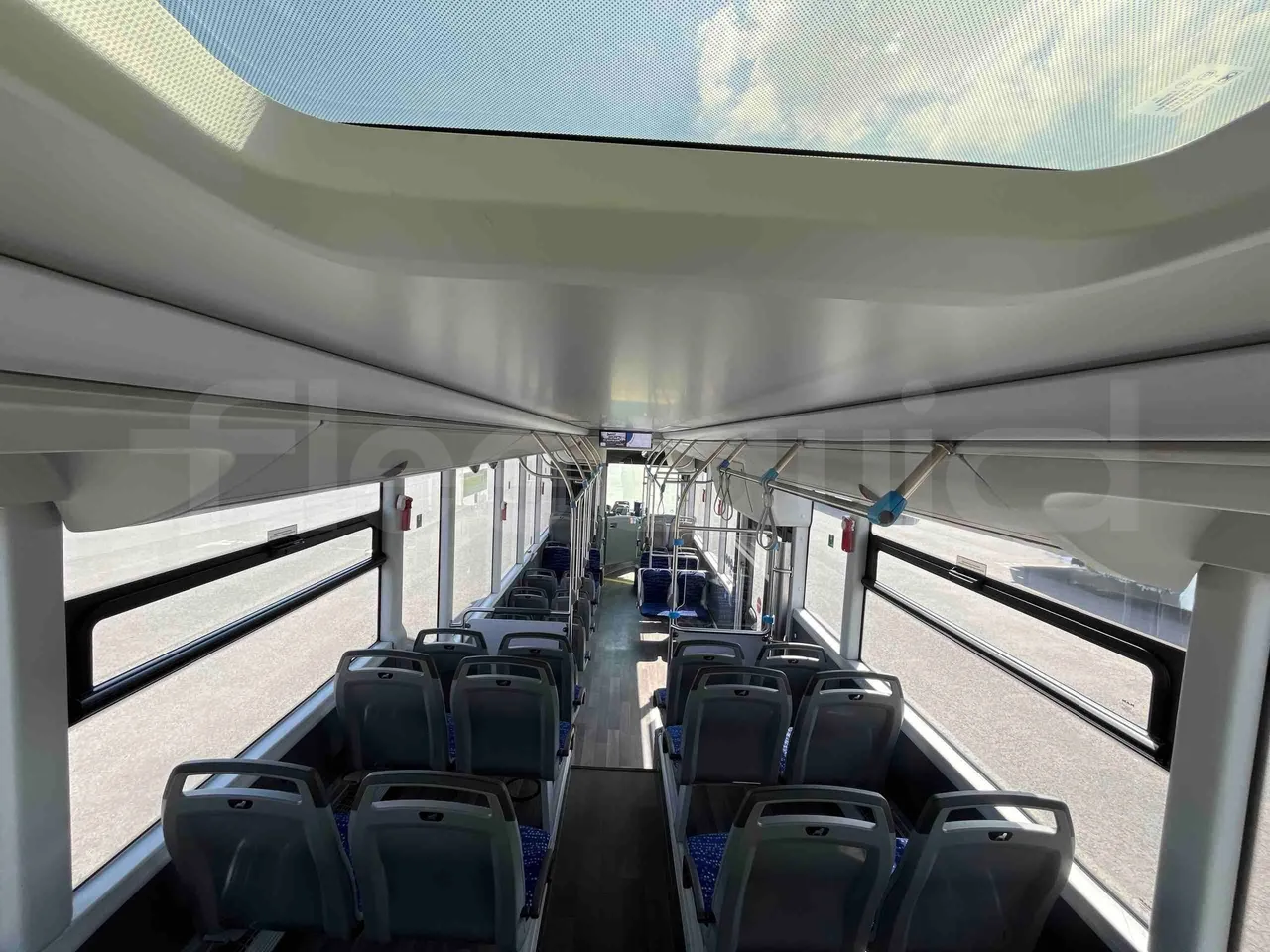 Man Lion's Intercity - overhead compartments photo