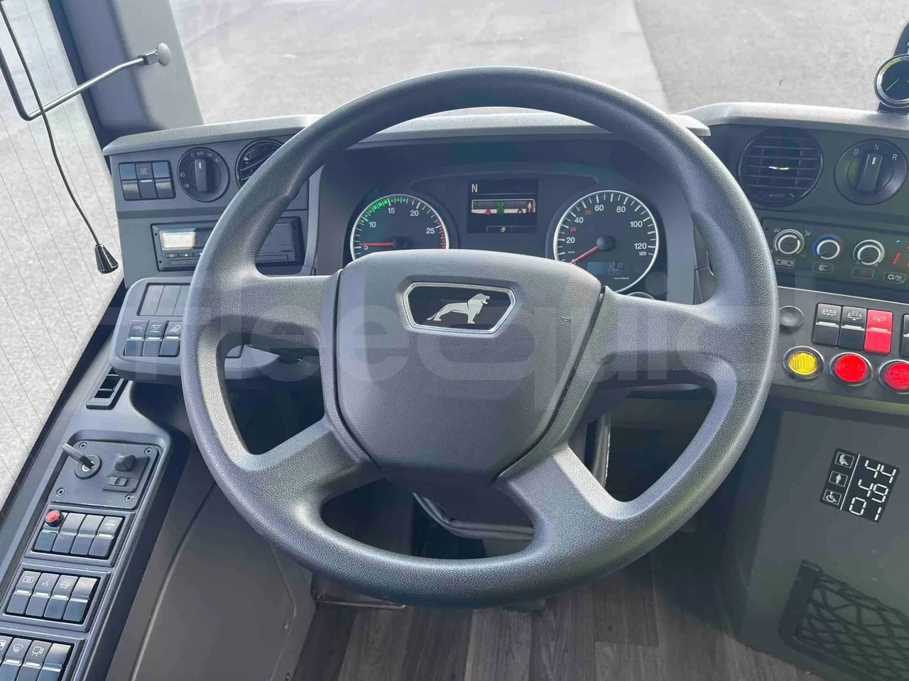 Man Lion's Intercity - steering wheel photo