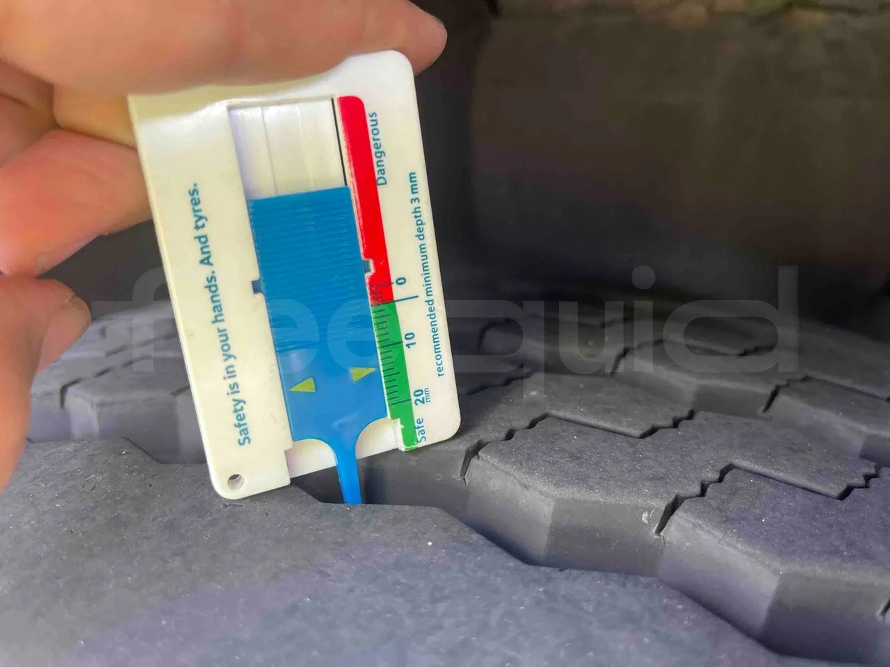 Man Lion's Intercity - front left tire measurements