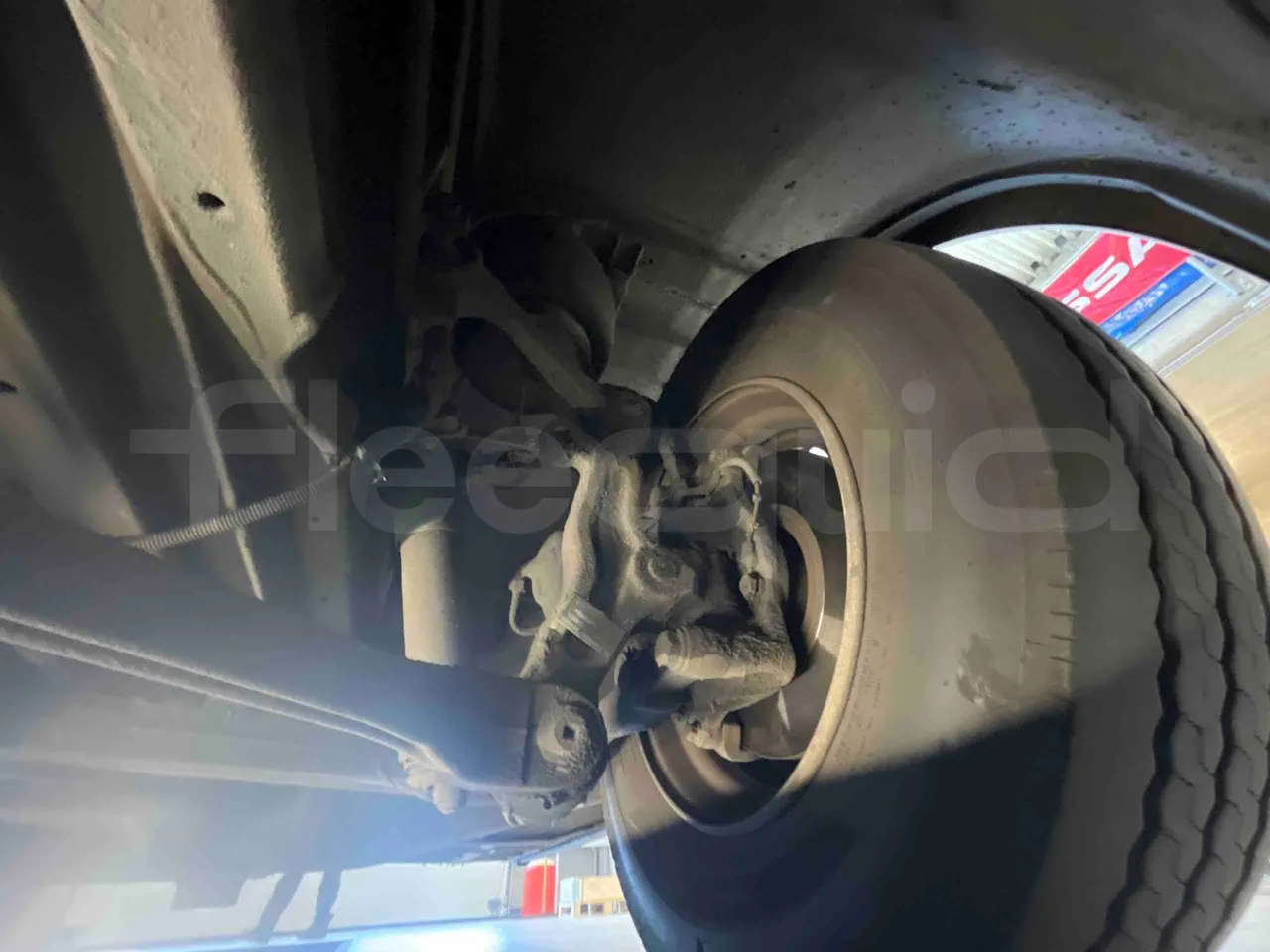 Man Lion's Intercity - central undercarriage photo
