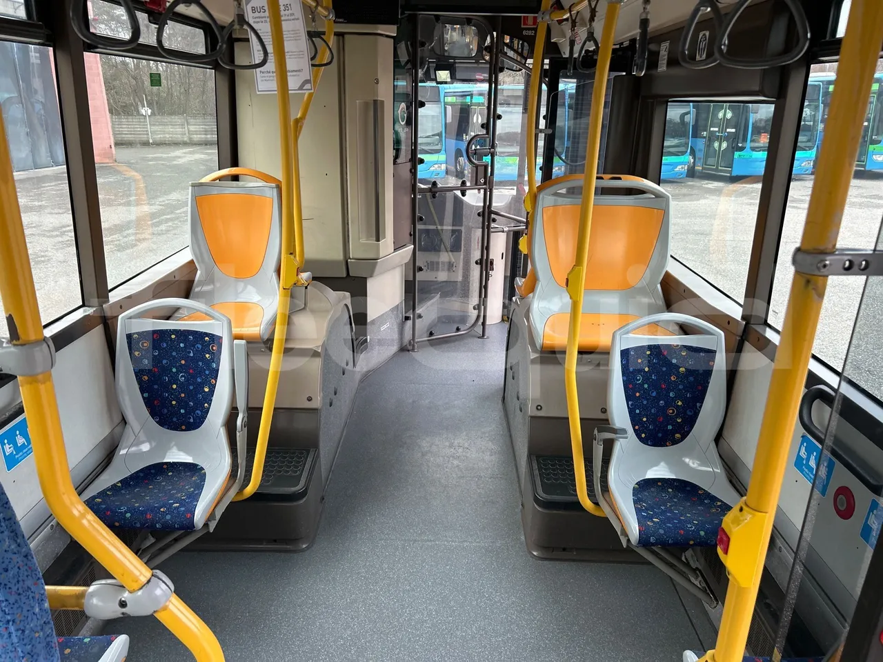 Irisbus Citelis PS09D1 PS09D1-98  - Euro5 - 213kW - 11.990mt - forward view middle aisle