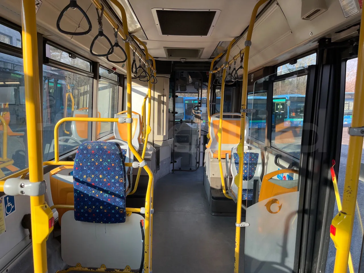 Irisbus Citelis PS09D1 PS09D1-98  - Euro5 - 213kW - 11.990mt - forward view middle aisle