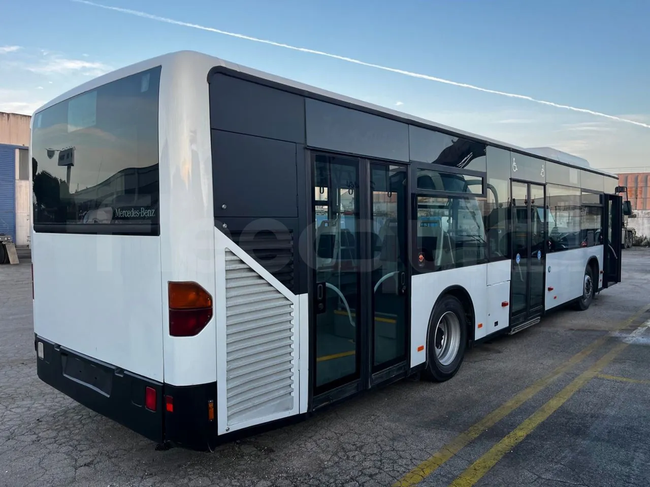 Mercedes-Benz Citaro O 530 - EUR3 - 220kW - 12.000m - 3/4 right rear doors closed