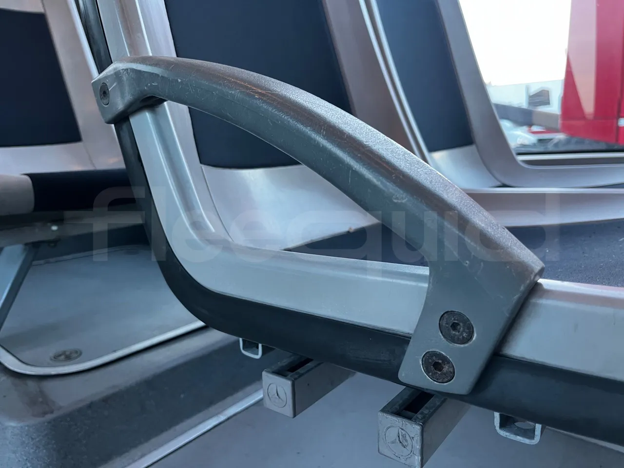 Mercedes-Benz Citaro O 530 - EUR3 - 220kW - 12.000m - armrest detail photo