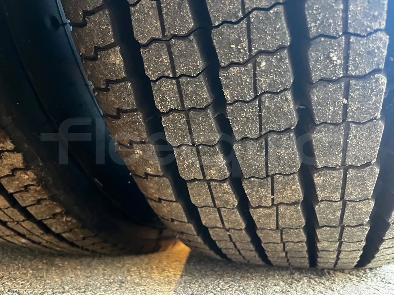 Mercedes-Benz Citaro O 530 - EUR3 - 220kW - 12.000m - tread condition third axle tires left