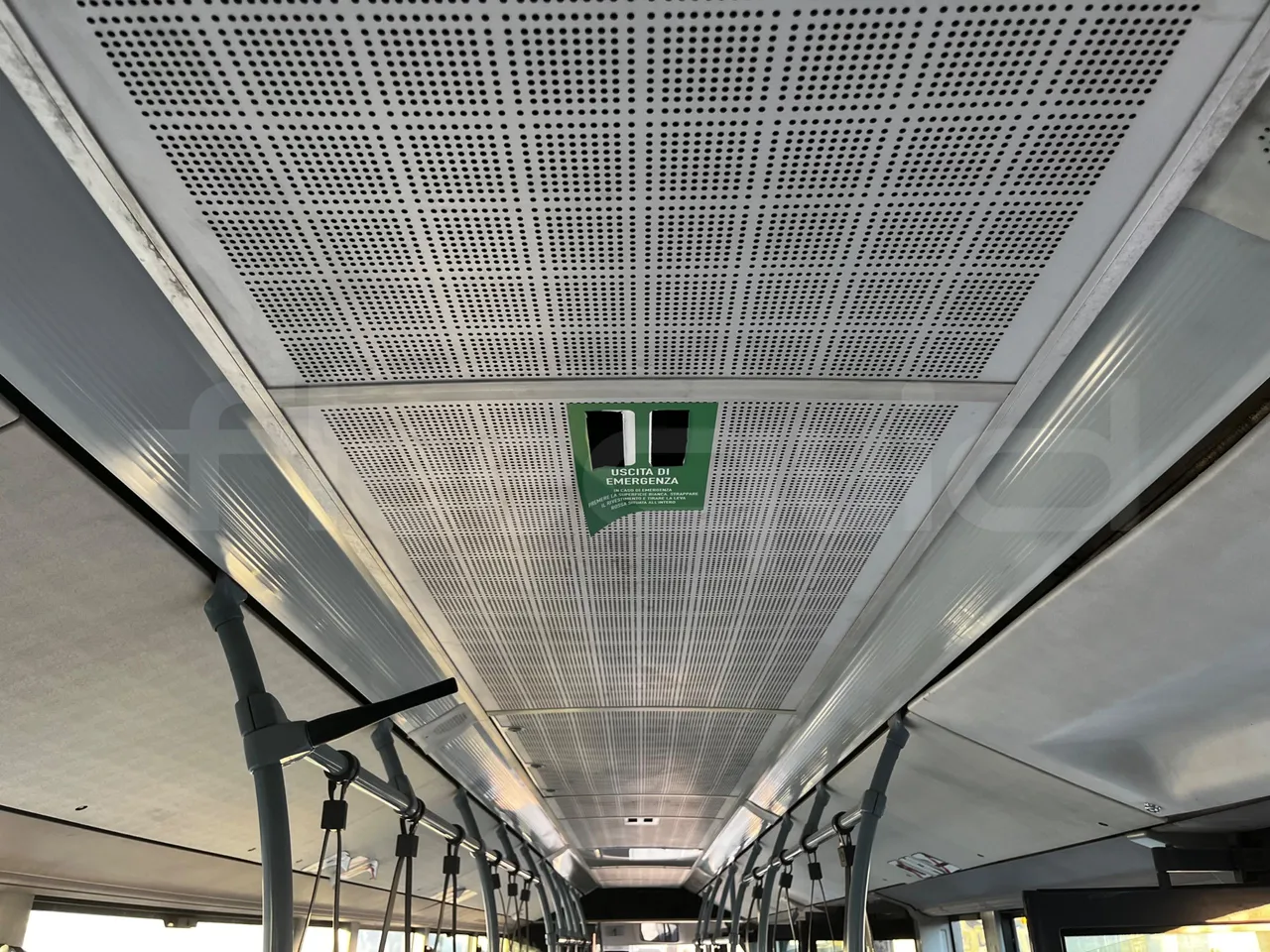 Mercedes-Benz Citaro O 530 - EUR3 - 220kW - 12.000m - overhead compartments photo