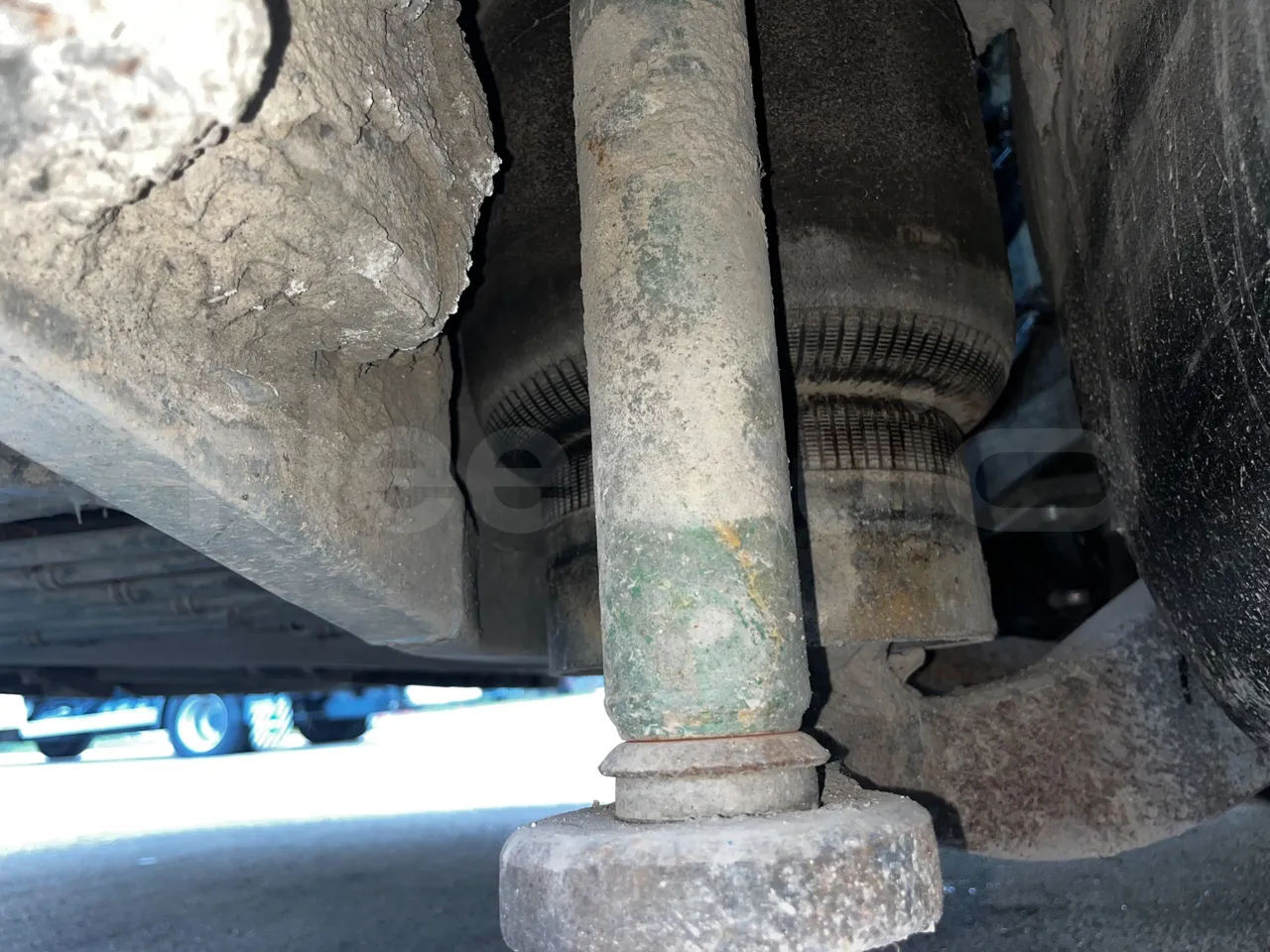 Mercedes-Benz Citaro O 530 - EUR3 - 220kW - 12.000m - axle 2 shock absorbers 1 right