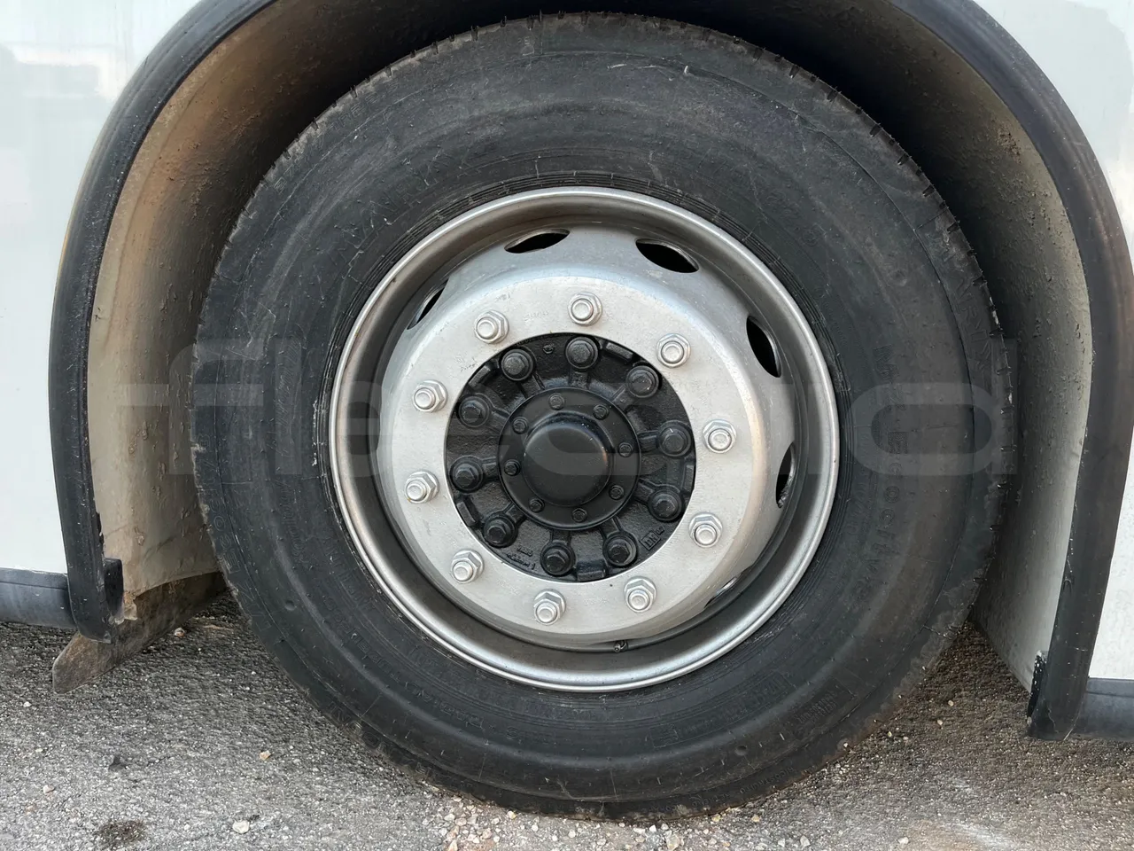 Mercedes-Benz Citaro O 530 - EUR3 - 220kW - 12.000m - front left tire measurements
