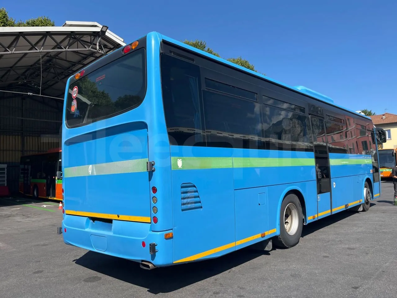 Iveco Crossway SFR160/ Euro 5 - 280 Kw - 10,655 Mt - 3/4 right rear doors closed