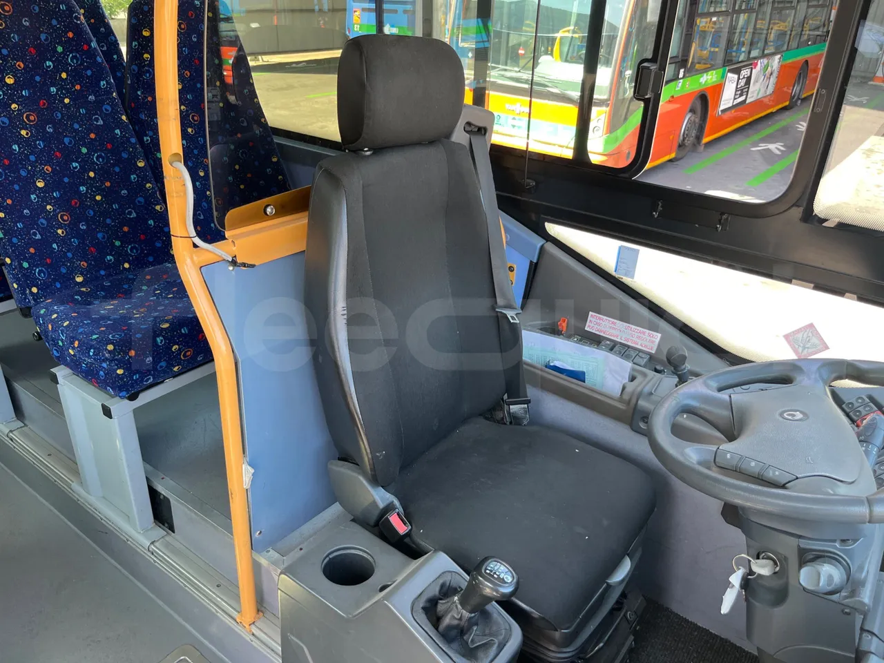 Iveco Crossway SFR160/ Euro 5 - 280 Kw - 10,655 Mt - driver's seat photo (mandatory for bus to scrap)
