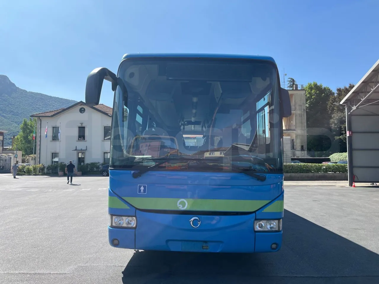 Iveco Crossway SFR160/ Euro 5 - 280 Kw - 10,655 Mt - front photo