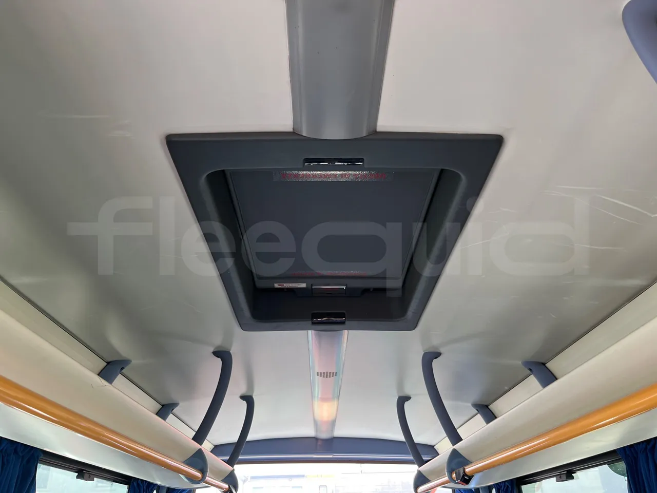 Iveco Crossway SFR160/ Euro 5 - 280 Kw - 10,655 Mt - roof hatch 1