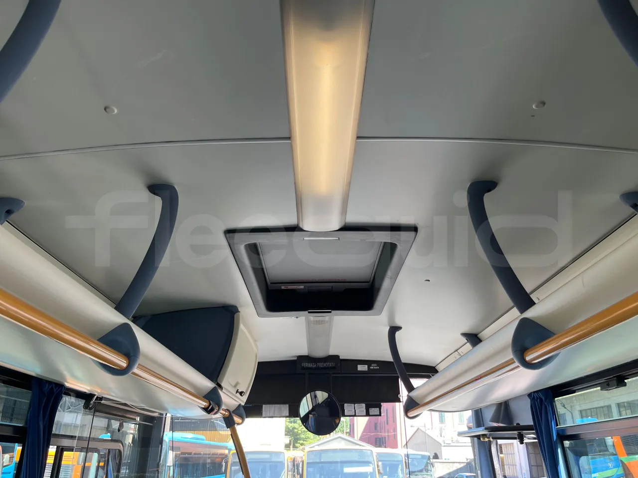 Iveco Crossway SFR160/ Euro 5 - 280 Kw - 10,655 Mt - roof hatch 2