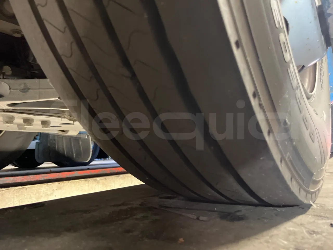 Iveco Crossway SFR160/ Euro 5 - 280 Kw - 10,655 Mt - tread condition front tires left