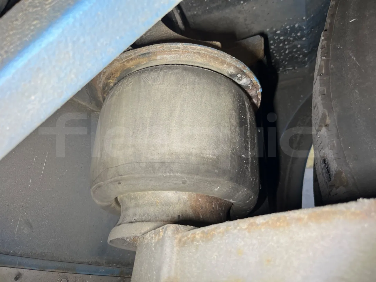Iveco Crossway SFR160/ Euro 5 - 280 Kw - 10,655 Mt - axle 2 shock absorbers 2 left