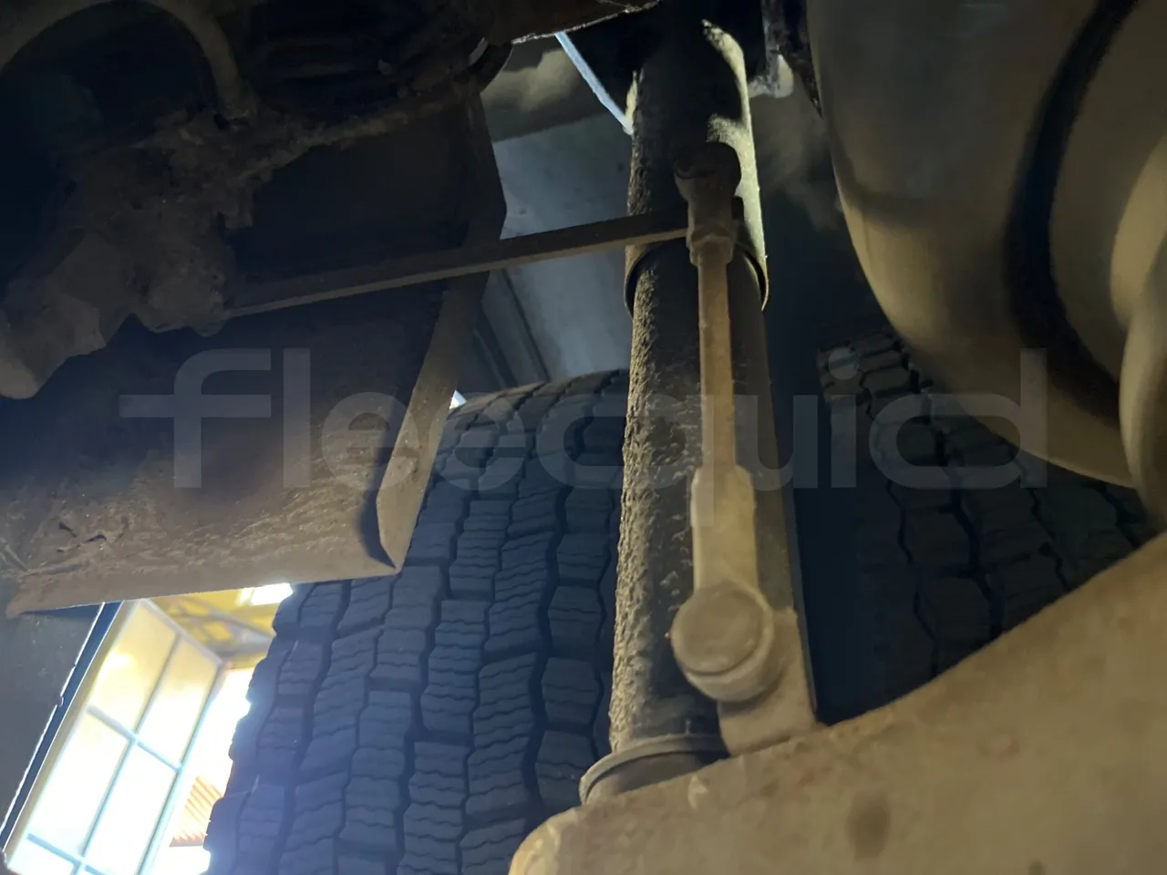 Iveco Crossway SFR160/ Euro 5 - 280 Kw - 10,655 Mt - axle 2 shock absorbers 1 right