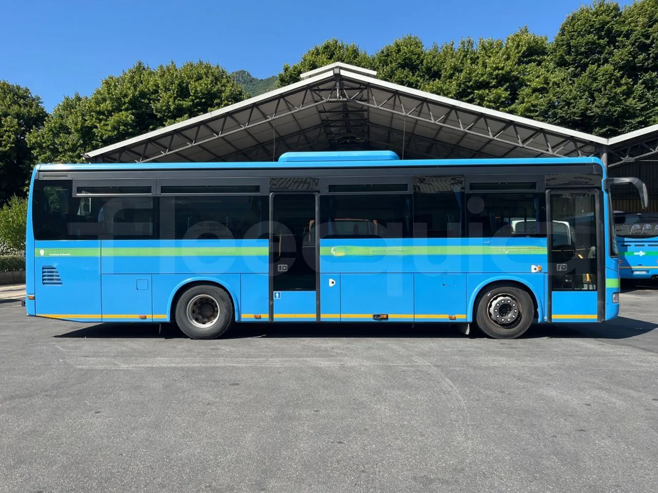 Iveco Crossway SFR160/ Euro 5 - 280 Kw - 10,655 Mt - right side doors closed