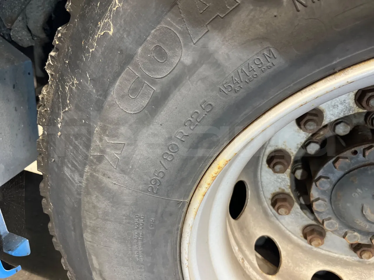 Iveco Crossway SFR160/ Euro 5 - 280 Kw - 10,655 Mt - rear left tire photo