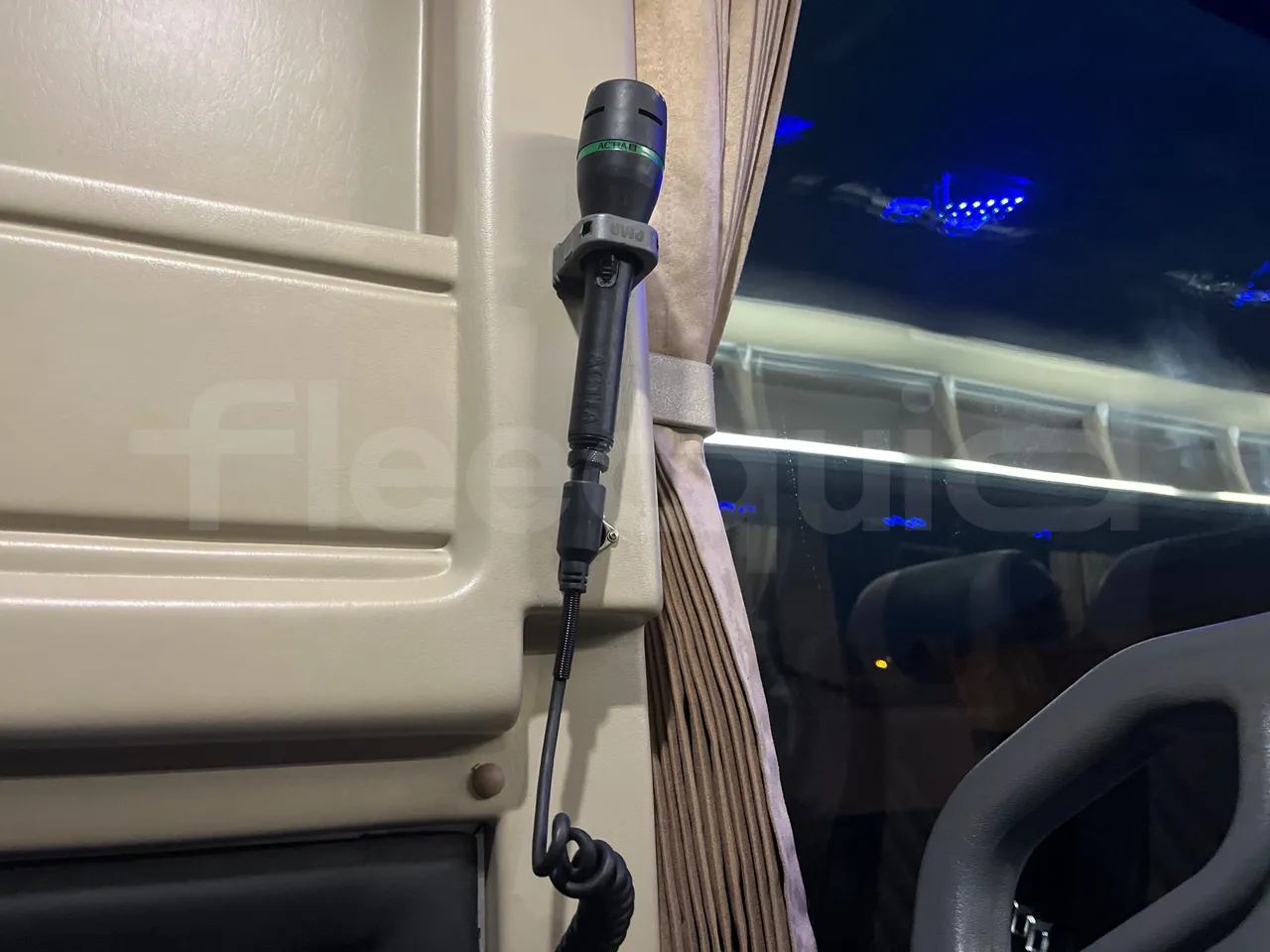 King Long XMQ6129Y C12 - Euro6 - 294kW - 12.200mt - hostes microphone accessories photo