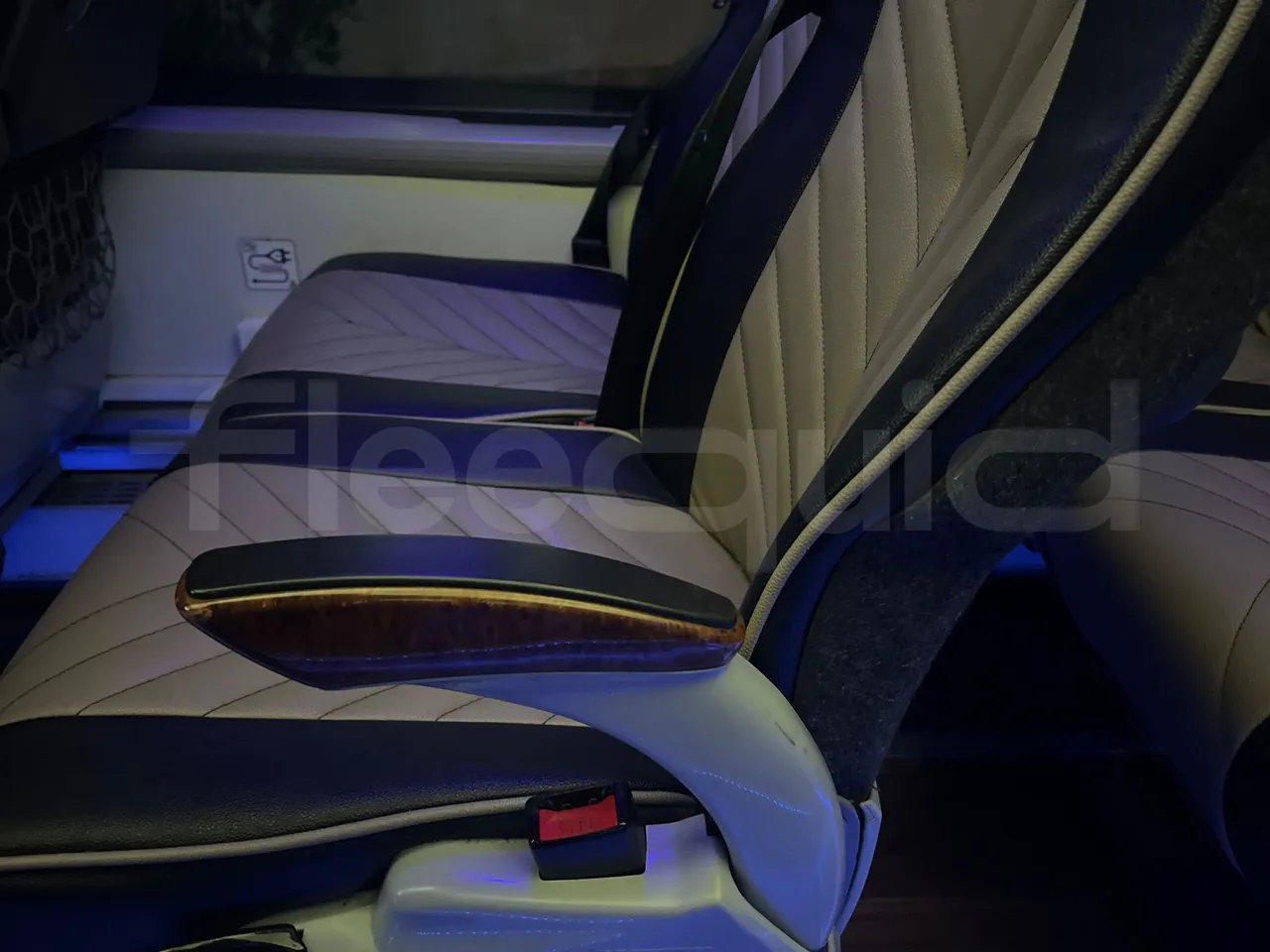 King Long XMQ6129Y C12 - Euro6 - 294kW - 12.200mt - armrest detail photo